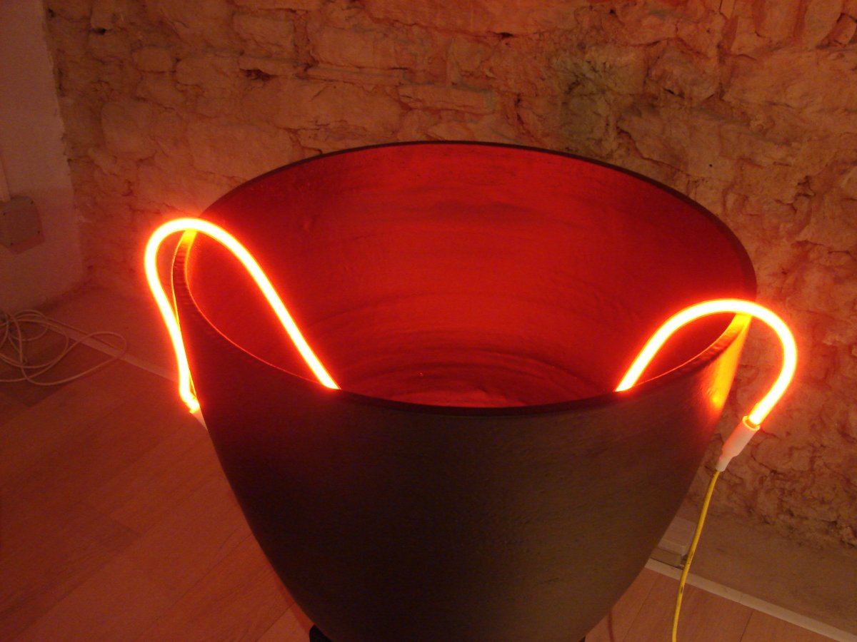 cratere-ceramica-e-neon-2007